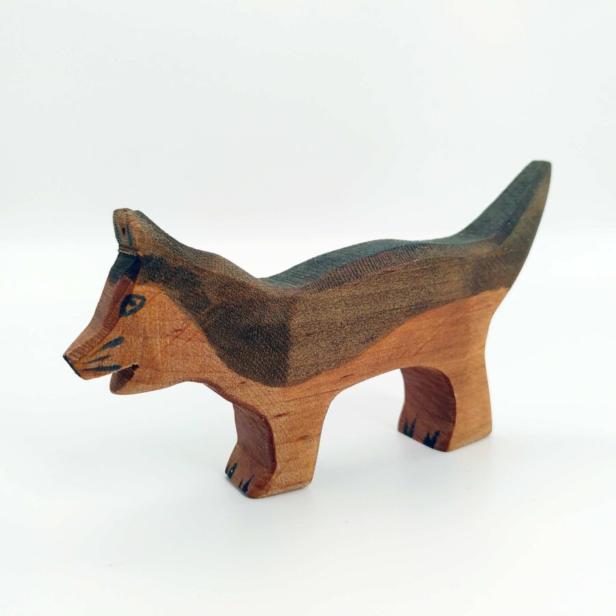 Sägefisch Holzspielzeug Alma 01, Dorfhund, Holzfigur Hund, Hund Alma, Sägefisch Hund
