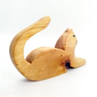 Sägefisch Holzspielzeug Katze spielend 03, Dorfkatze, Holzfigur Katze, Katze, Katze Inge, Sägefisch Katze