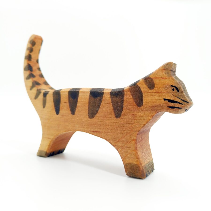Sägefisch Holzspielzeug Katze stehend 02, Dorfkatze, Holzfigur Katze, Katze, Katze Wilma, Sägefisch Katze