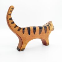 Sägefisch Holzspielzeug Katze stehend 03, Dorfkatze, Holzfigur Katze, Katze, Katze Wilma, Sägefisch Katze