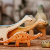 Sägefisch Holzspielzeug Diplodocus 06, Holzfigur Diplodocus, kleiner Diplodocus, Langhals, Sägefisch Dino, Sägefisch Diplodocus