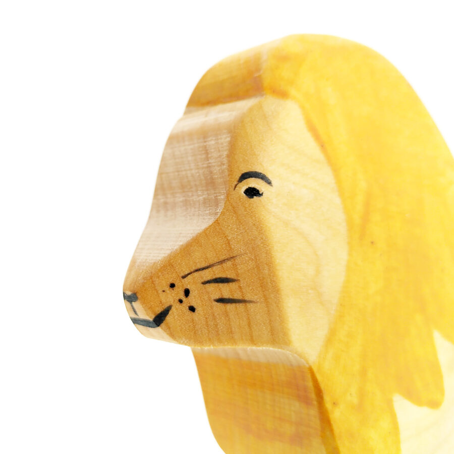 Sägefisch Holzspielzeug Löwe 03, Holzfigur Löwe, Lars der Löwe, Löwe, Sägefisch Löwe